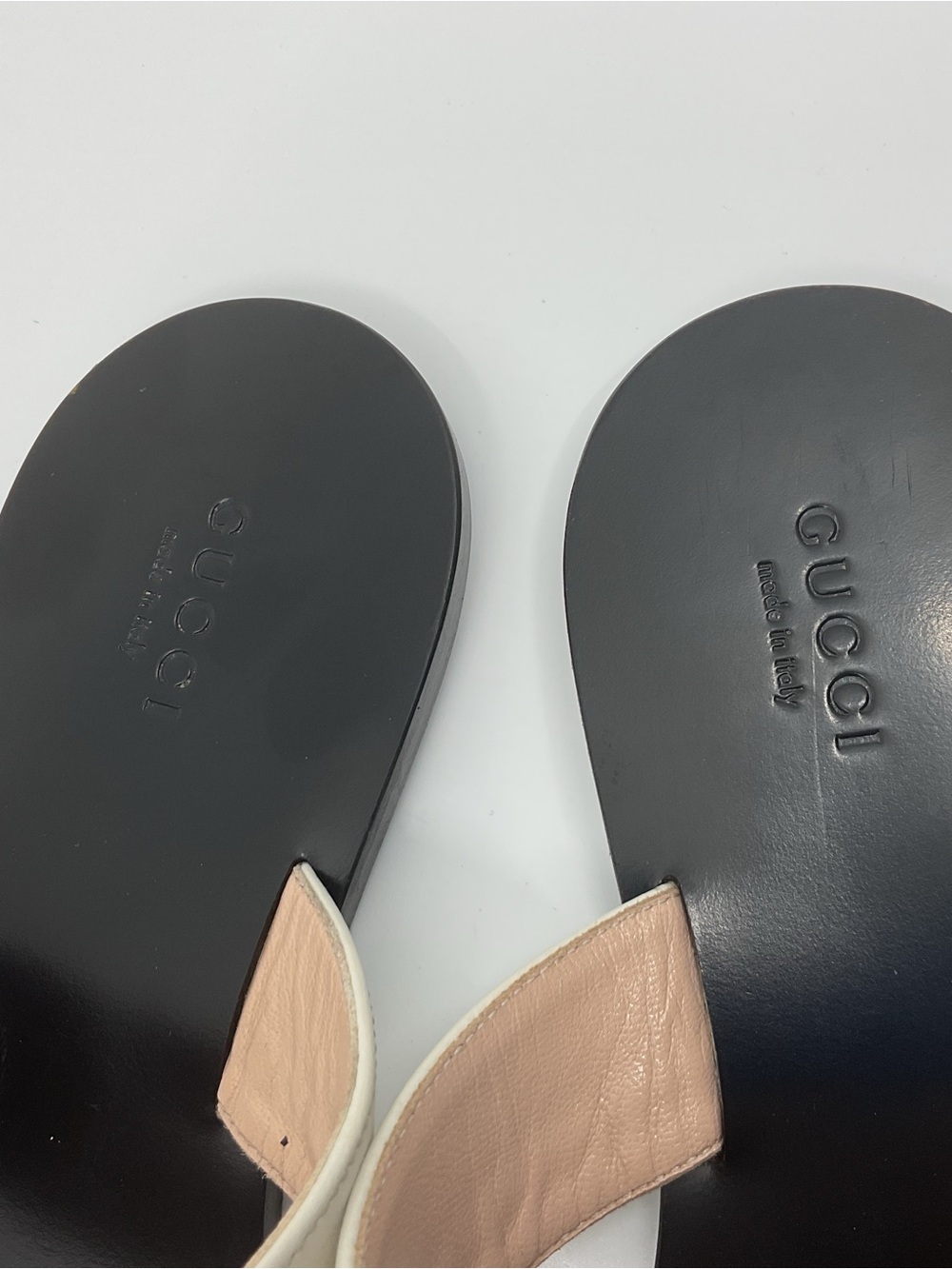 Gucci Cream Leather Thong Sandals with Gold Double G - Picture 4 of 15